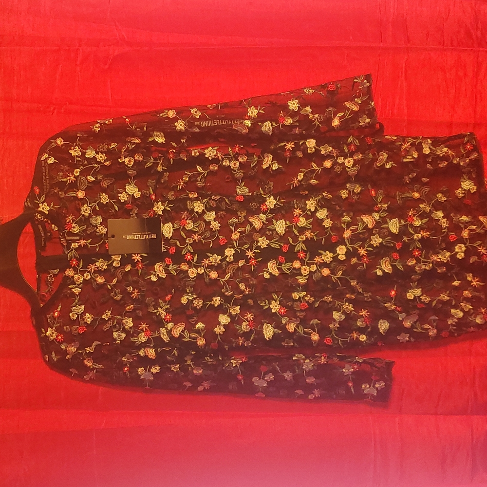 LACE BLACK MULTI COLOR FLOWER TOP